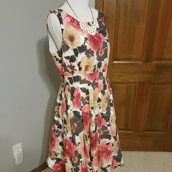 H&M Dress - Picture 2 of 4